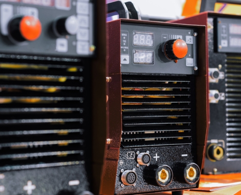 Side view of an inverter welding machine