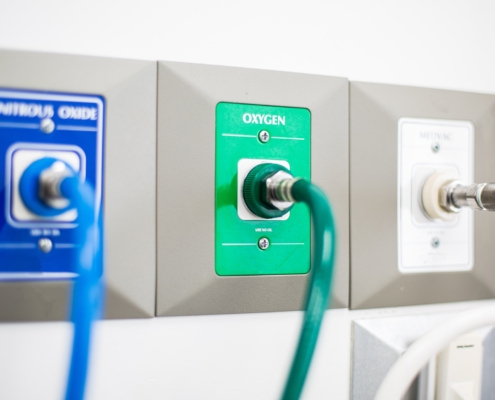 Medical Dental Oral Surgery equipment medivac oxigen nitrious oxide